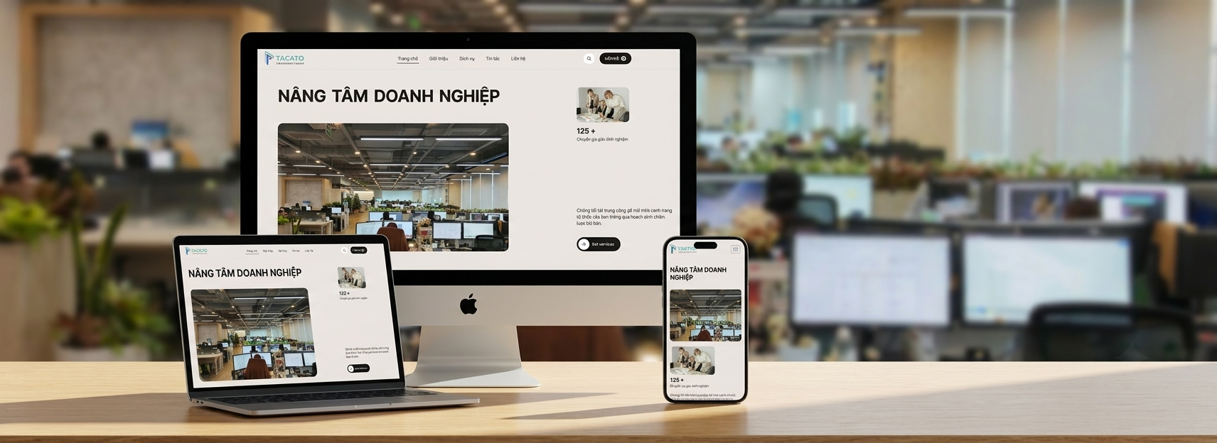 Mẫu website giới thiệu doanh nghiệp hiển thị trên máy tính, laptop, máy tính bảng và điện thoại